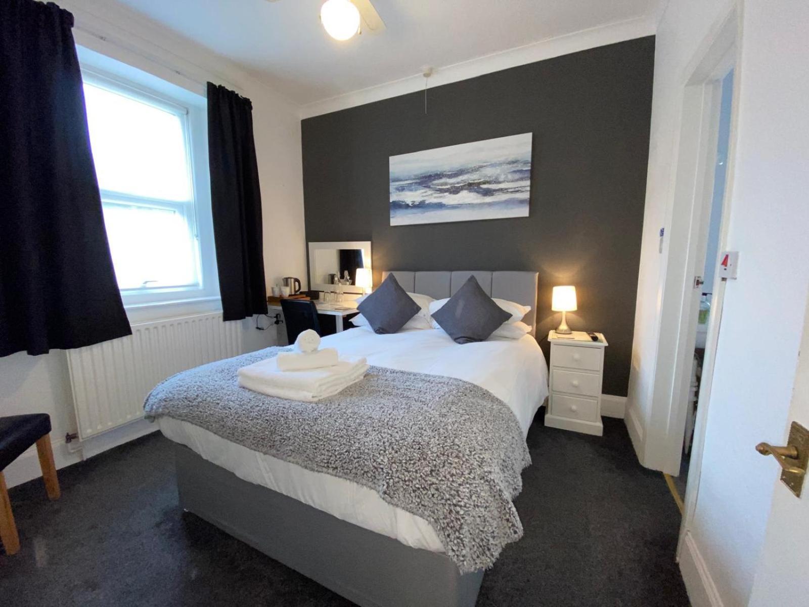Heathcliff House B&B Exclusively For Adults Free Large Carpark Торкі Екстер'єр фото