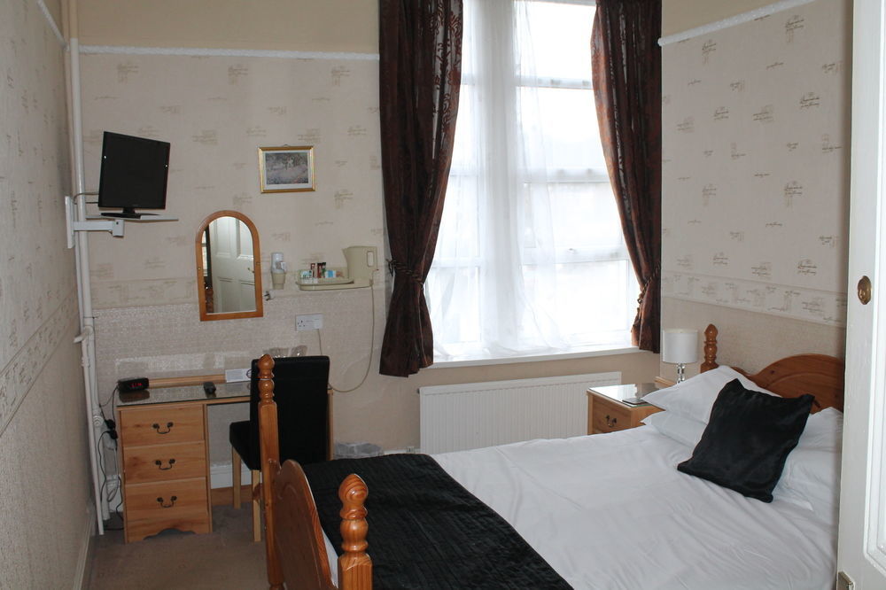 Heathcliff House B&B Exclusively For Adults Free Large Carpark Торкі Екстер'єр фото