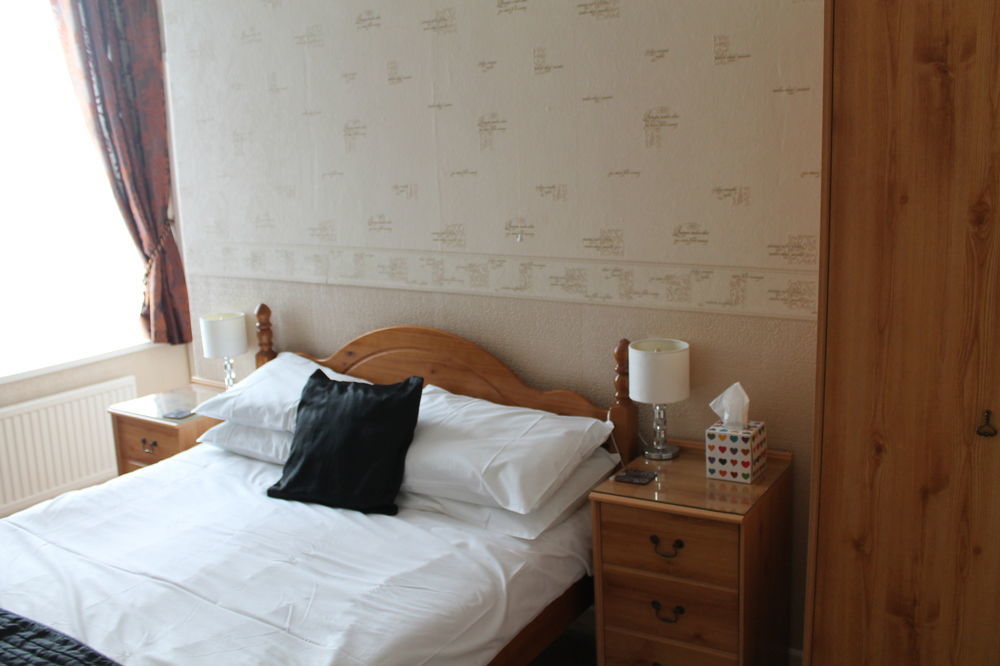 Heathcliff House B&B Exclusively For Adults Free Large Carpark Торкі Екстер'єр фото