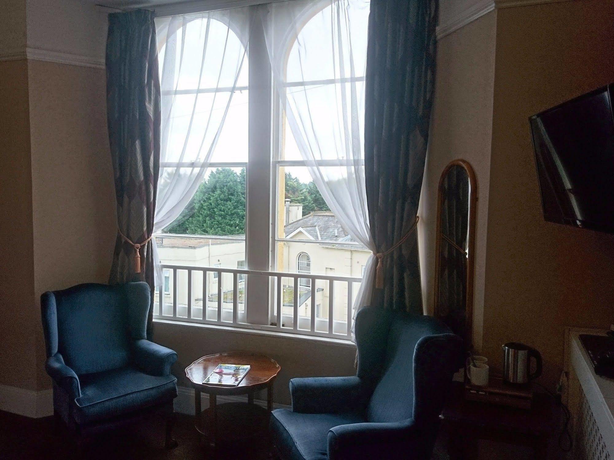 Heathcliff House B&B Exclusively For Adults Free Large Carpark Торкі Екстер'єр фото
