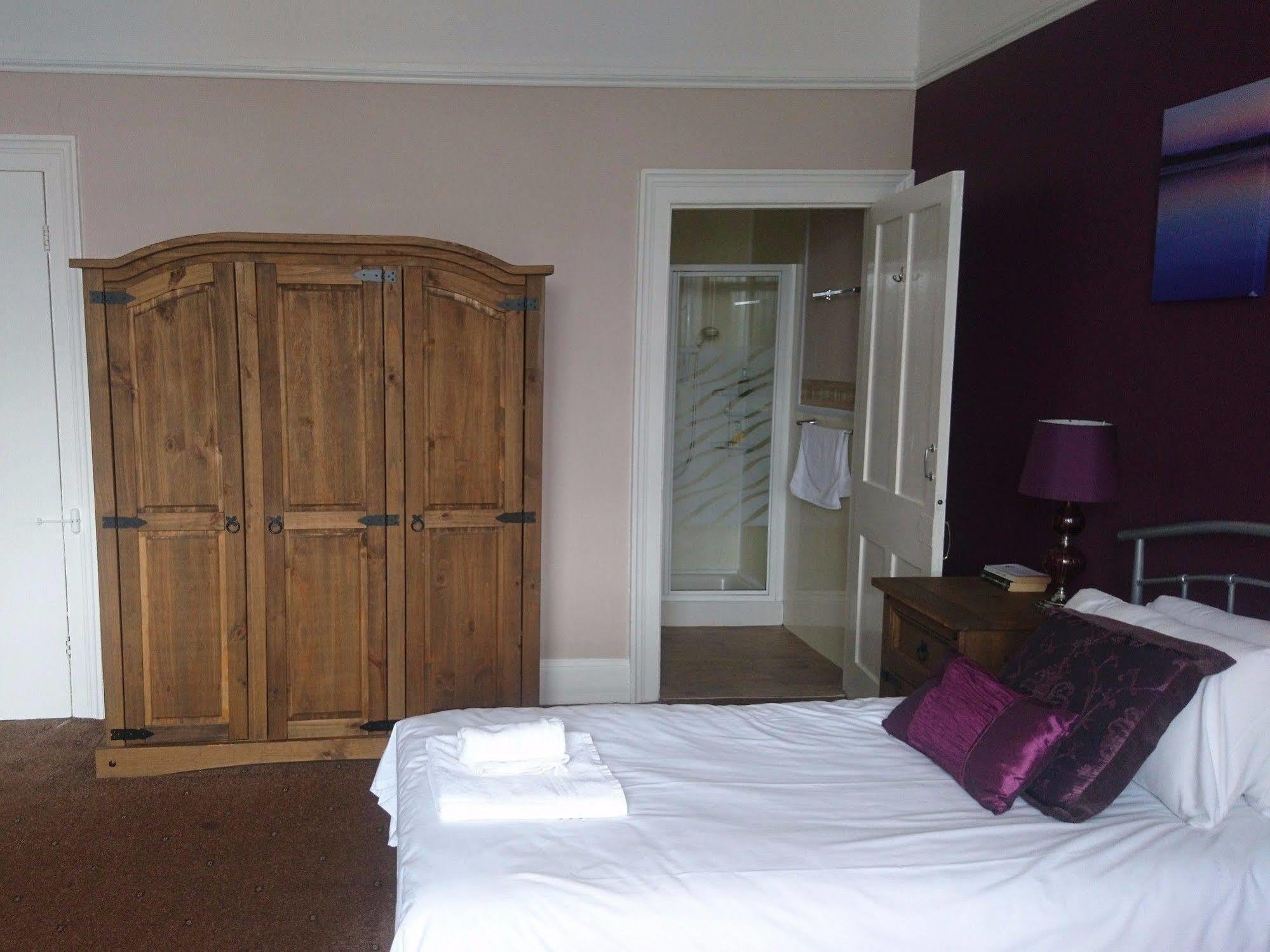 Heathcliff House B&B Exclusively For Adults Free Large Carpark Торкі Екстер'єр фото