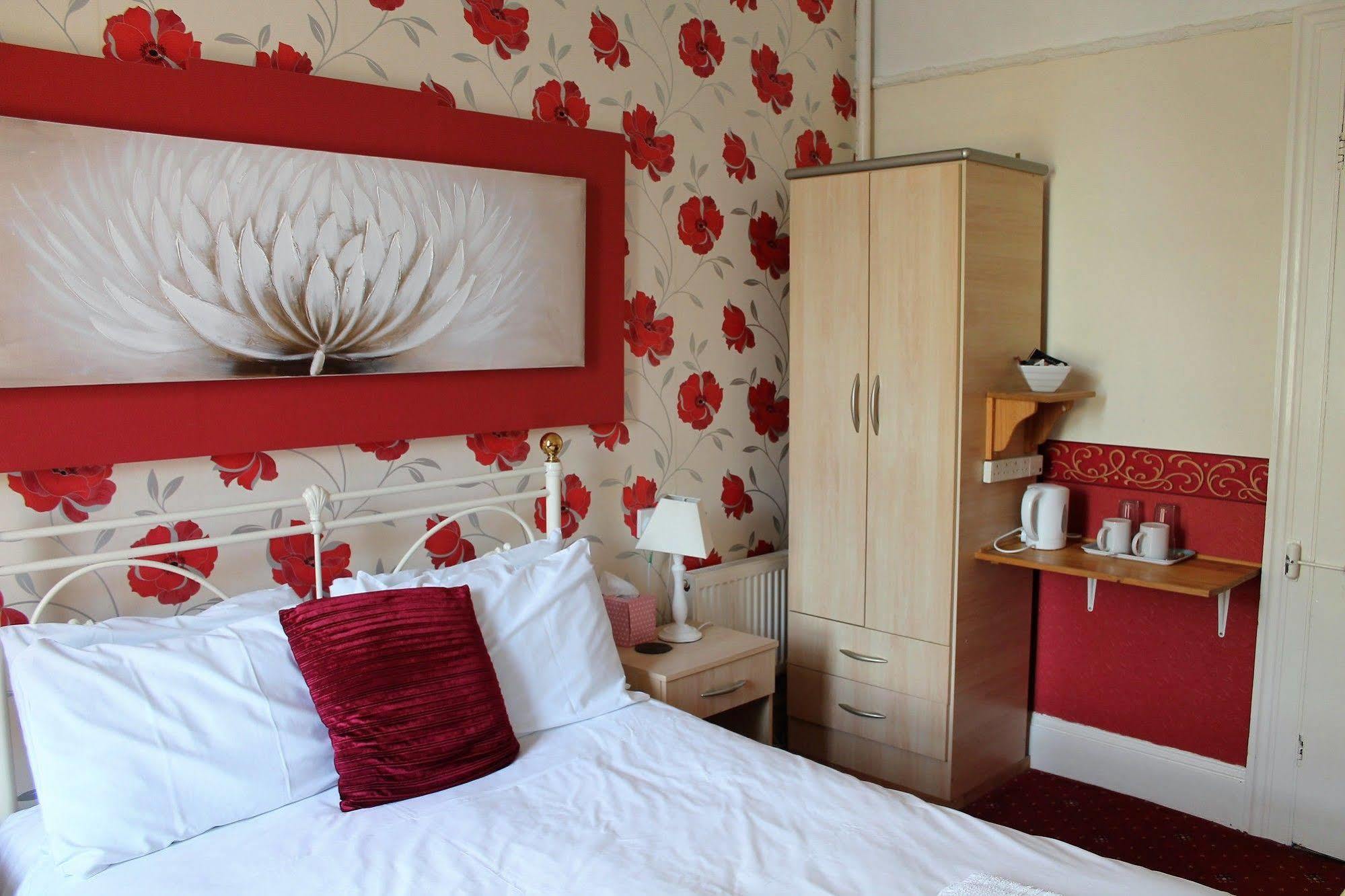 Heathcliff House B&B Exclusively For Adults Free Large Carpark Торкі Екстер'єр фото